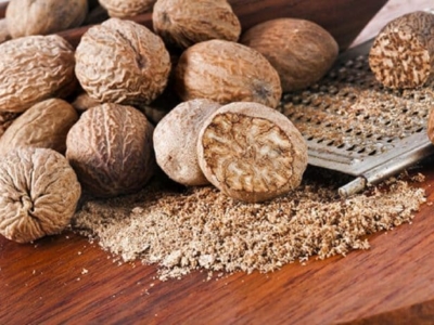 Noz Moscada (pc. 3 bolas)